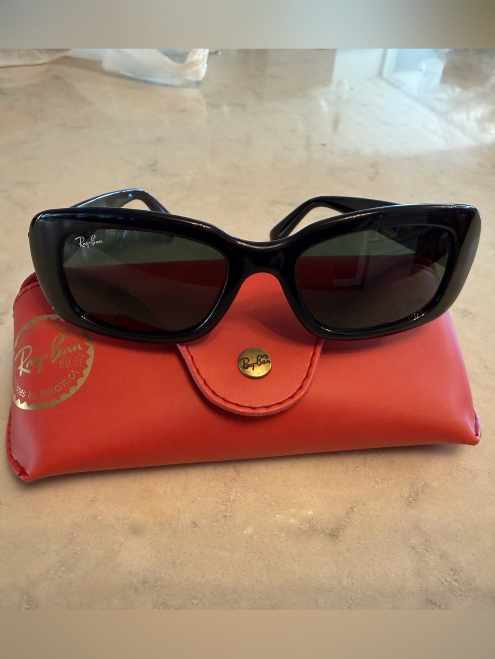 Ray Ban style 4122 black sunglasses, never worn